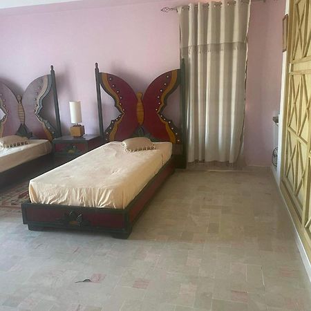 La Maison Les Pins Chambre D'Hote Chez L'Habitant La Marsa Exterior foto