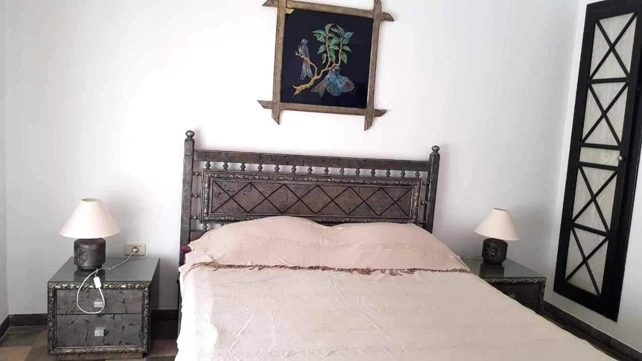 La Maison Les Pins Chambre D'Hote Chez L'Habitant La Marsa Exterior foto